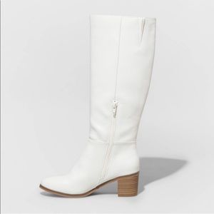 Women’s Brinley Tall Pointed Toe White Boots 8.5